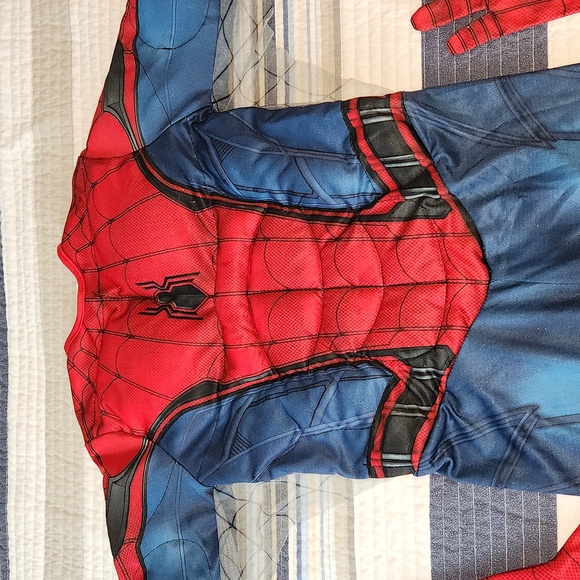 Spiderman Costume Kids Size Small with muscle chest, gloves and mask - Picture 4 of 9